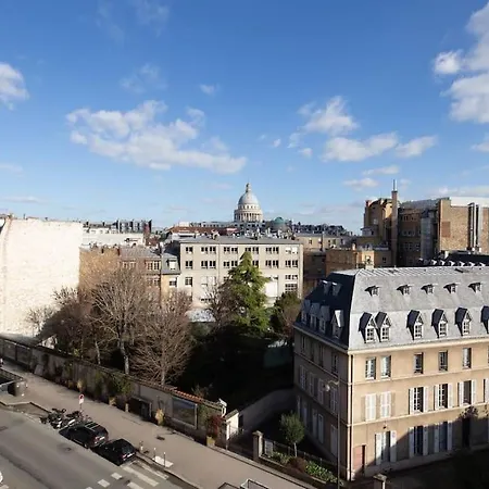 Le Pantheon Jo 2024. דירה